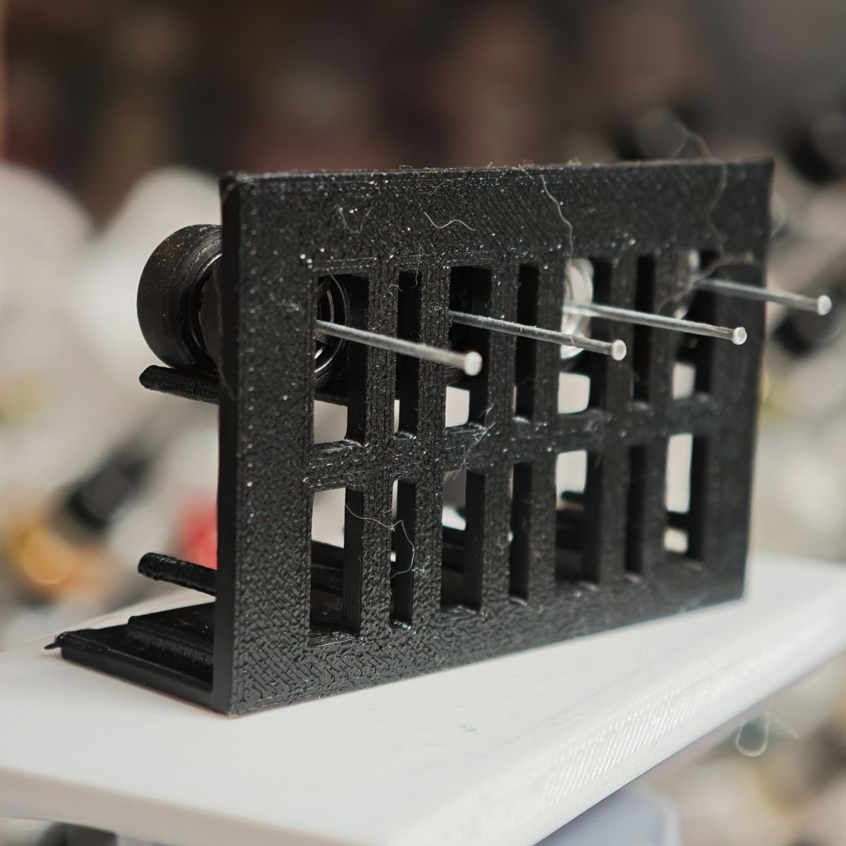 3D Printed Plastic Tyre Displa - 3D Printing Table avaliação e preço